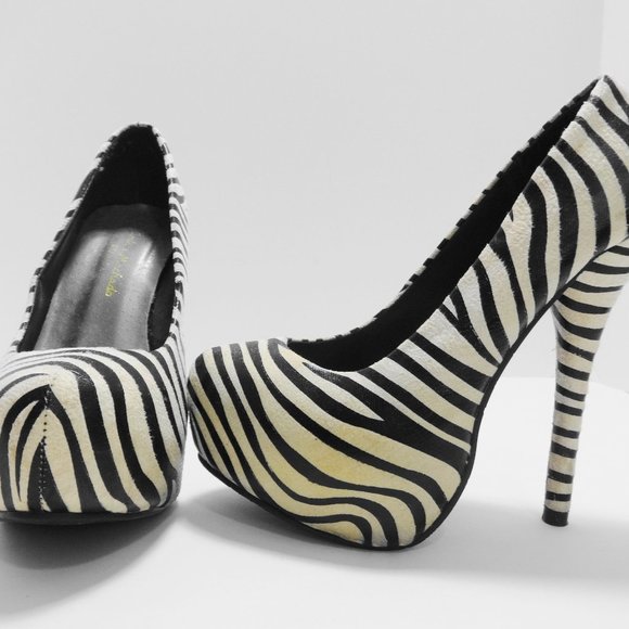 ANDRES MACHADO Zebra Pattern High Heels - Picture 4 of 14